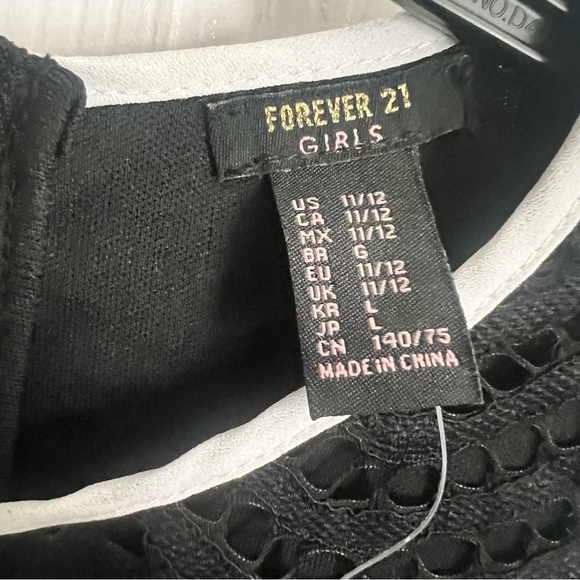 NWTS***GIRLS BLACK EYELET DRESS SIZE 11//12 - Picture 6 of 6